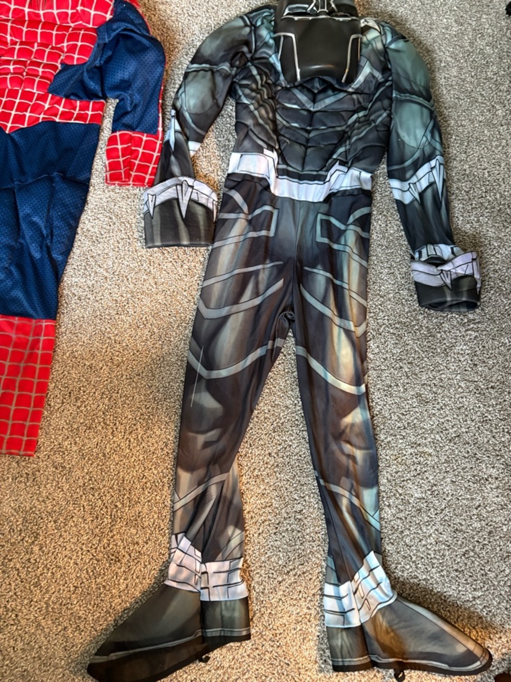Halloween Costumes - Picture 8 of 12